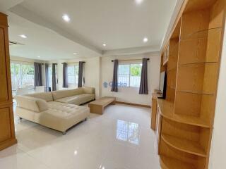 3 Bedrooms House in Green Field Villa 1 East Pattaya H009547