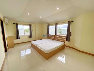 3 Bedrooms House in Green Field Villa 1 East Pattaya H009547