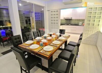 6 Bed 7 Bath in East Pattaya ABPC0590