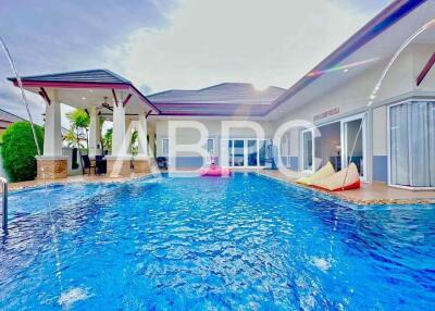 4 Bedrooms 2 Bathrooms in Na jomtien