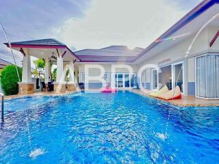 4 Bedrooms 2 Bathrooms in Na jomtien