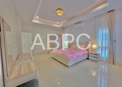 4 Bedrooms 2 Bathrooms in Na jomtien