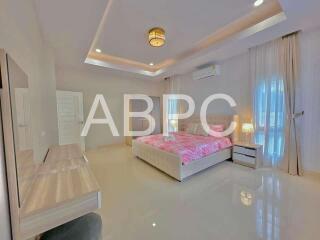 4 Bedrooms 2 Bathrooms in Na jomtien