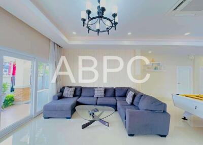 4 Bedrooms 2 Bathrooms in Na jomtien