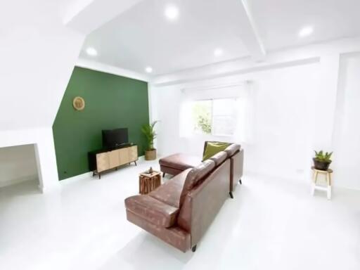 284 ตรม., 3 ห้องนอน, 2 ห้องน้ำ บ้าน ราคา ฿ 3,490,000