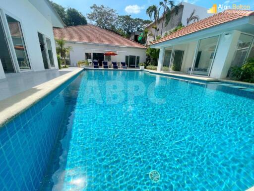 Stunning 12 Bed Pool Villa in Pratumnak