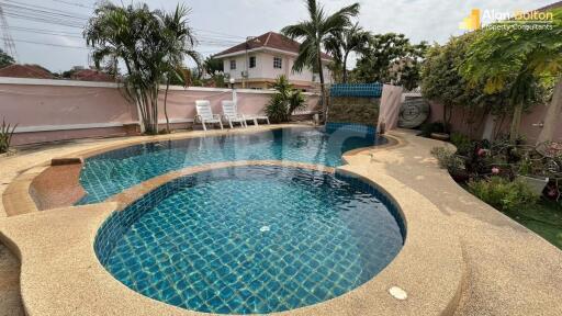 4 Bed 5 Bath Pool Villa in Jomtien