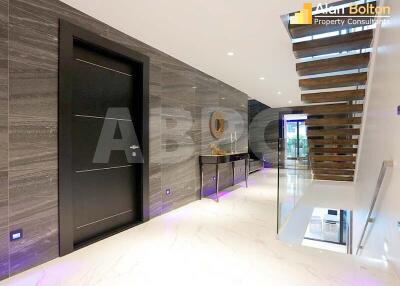 6 Bed 9 Bath in Pratumnak ABPC0100