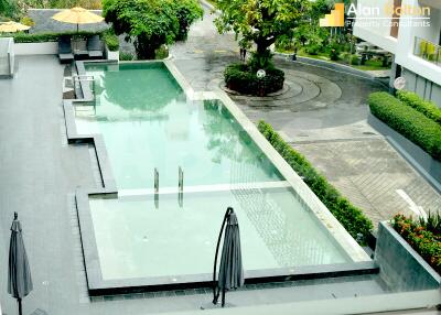 Pool View 2 Bed 2 Bath Condo in Central Pattaya CS10495