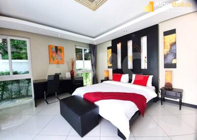 Modern Luxury 5 Bed 6 Bath Pool Villa in Jomtien