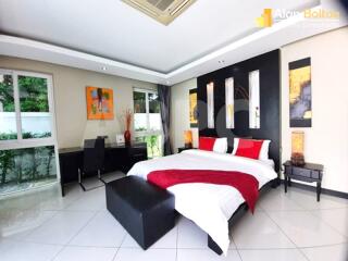 Modern Luxury 5 Bed 6 Bath Pool Villa in Jomtien