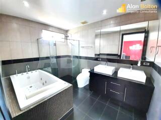 Modern Luxury 5 Bed 6 Bath Pool Villa in Jomtien