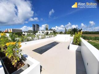 Modern Luxury 5 Bed 6 Bath Pool Villa in Jomtien