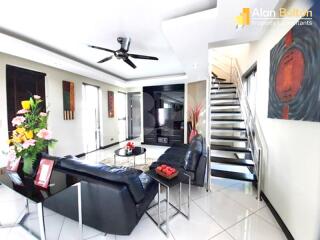 Modern Luxury 5 Bed 6 Bath Pool Villa in Jomtien