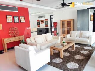 4 Bed 5 Bath in East Pattaya HS5599