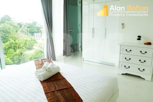 1 Bed 2 Bath in Wong Amat CS10436