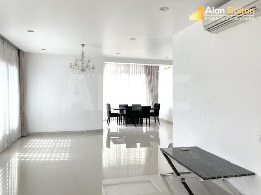 3 Bed 4 Bath in Jomtien HS5564