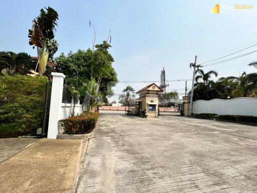 5 Bed 6 Bath Pool Villa in East Pattaya HS5561