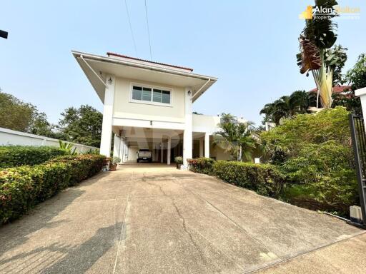 5 Bed 6 Bath Pool Villa in East Pattaya HS5561