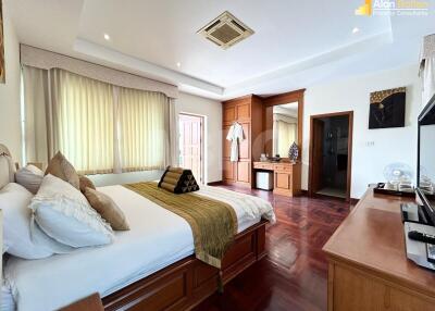 5 Bed 6 Bath Pool Villa in East Pattaya HS5561