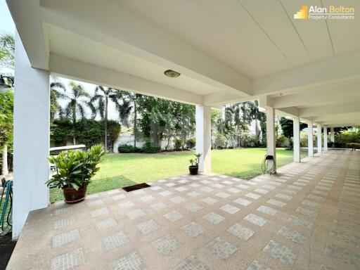 5 Bed 6 Bath Pool Villa in East Pattaya HS5561