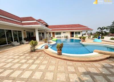 5 Bed 6 Bath Pool Villa in East Pattaya HS5561