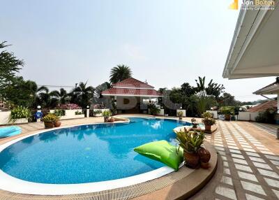 5 Bed 6 Bath Pool Villa in East Pattaya HS5561