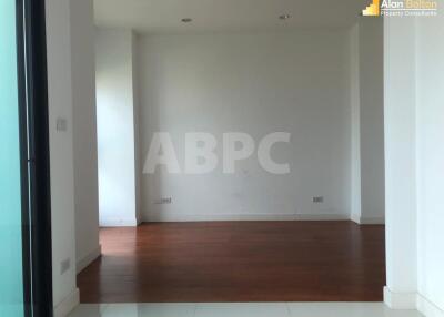 1 Bed 1 Bath is Pratumnak CS10381