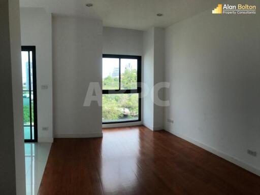 1 Bed 1 Bath is Pratumnak CS10381