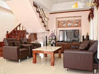 5 Bed 5 Bath Pool Villa in Jomtien