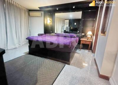 Large Ocean View 2 Bedroom Condo in Jomtien