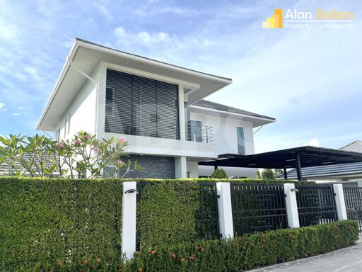 Owner Financing offered - 4 Bedroom 3 Bathroom Pool Villa in East Pattaya - HS5363