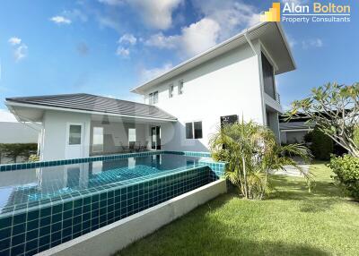 Owner Financing offered - 4 Bedroom 3 Bathroom Pool Villa in East Pattaya - HS5363