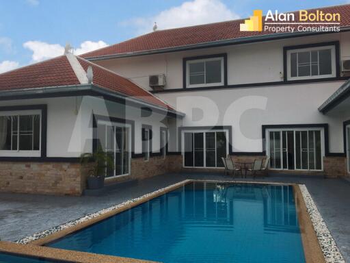 4 Bed 4 Bath in Huay Yai HR2940