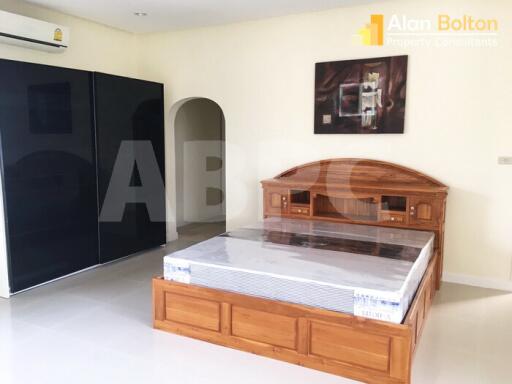 4 Bed 4 Bath in Huay Yai HR2940