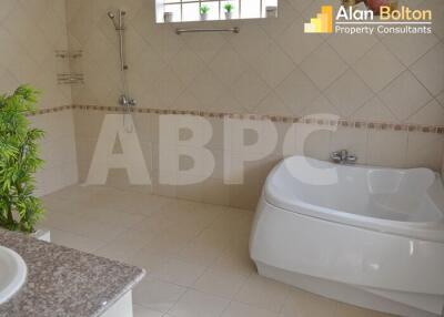 4 Bed 4 Bath in Huay Yai HR2940