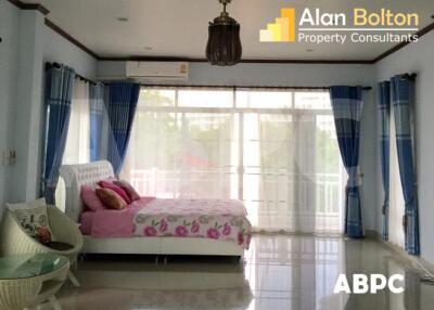 5 Bed 6 Bath in Jomtien HS4711