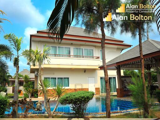 4 Bed 4 Bath Pool Villa in Baan Dusit Pattaya Lake