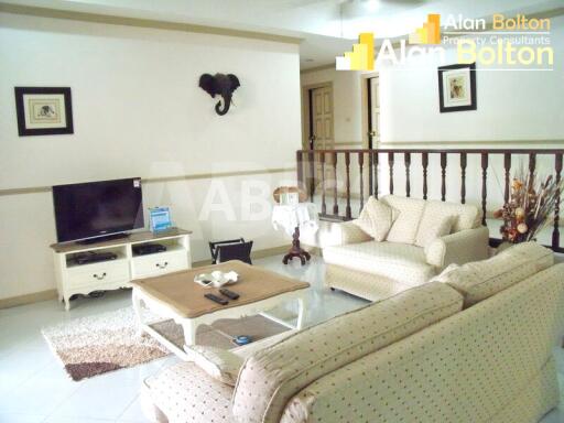 4 Bed 6 Bath in East Pattaya HS4156