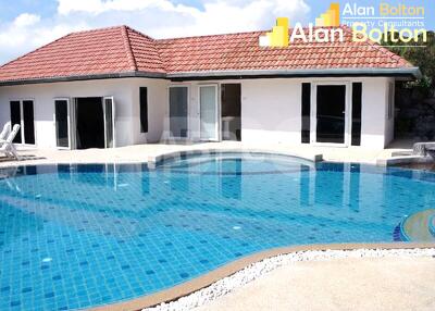 4 Bed 6 Bath Pool Villa in East Pattaya HS4156