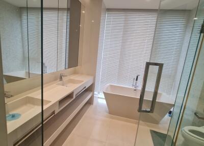 For RENT : Vittorio / 2 Bedroom / 3 Bathrooms / 137 sqm / 150000 THB [10853308]