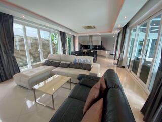 4 Bedrooms House in Palm Oasis Jomtien H008920