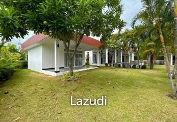 BLACK LOTUS : Quality 4 Bed Pool Villa