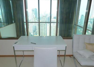 2 bedrooms 2 bathrooms +study DUPLEX 134sqm top floor EMPORIO PLACE