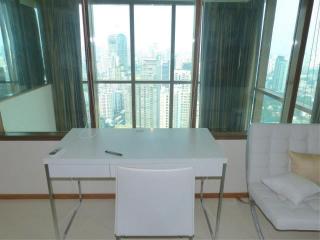 2 bedrooms 2 bathrooms +study DUPLEX 134sqm top floor EMPORIO PLACE