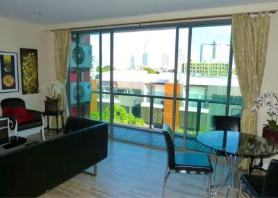 2 bedrooms 2 bathrooms + 1 study 80sqm Click 65 - for sale 7.2millions THB