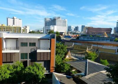 2 bedrooms 2 bathrooms + 1 study 80sqm Click 65 - for sale 7.2millions THB