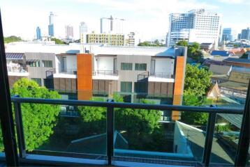 2 bedrooms 2 bathrooms + 1 study 80sqm Click 65 - for sale 7.2millions THB