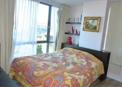 2 bedrooms 2 bathrooms + 1 study 80sqm Click 65 - for sale 7.2millions THB