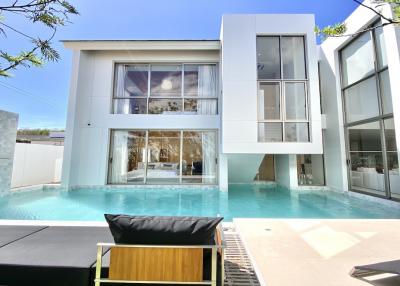4 bedrooms modern design pool villa